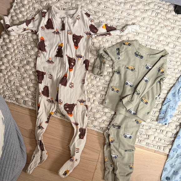 5 Sets of Baby Pajamas - Picture 3 of 10